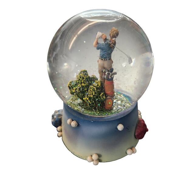 MUSICAL GOLF WATER SNOW GLOBE LADY GOLFER COLORFUL SPARKLES 'TOP OF THE WORLD' - Picture 3 of 5